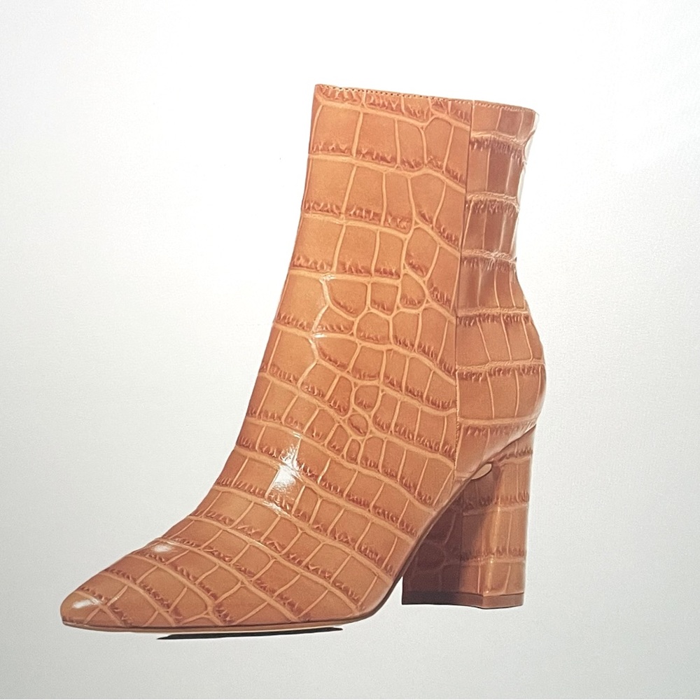 Gorgeous Marc Fisher Beige, Crocodile Daith Toe, Block Heel Booties Size 8.